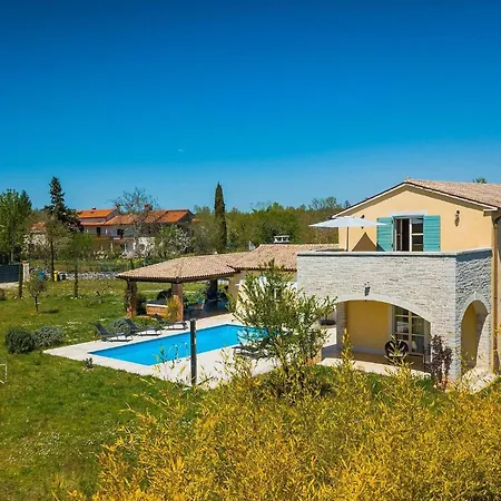 Lavanda Savicenta Holiday home Rojnici