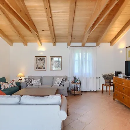 Holiday home Lavanda Savicenta *
