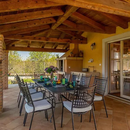 Lavanda Savicenta Holiday home Rojnici