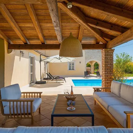 Holiday home Lavanda Savicenta